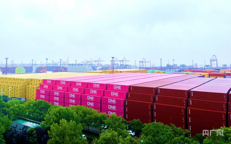 20251008_212403_008 20251008_212403_008